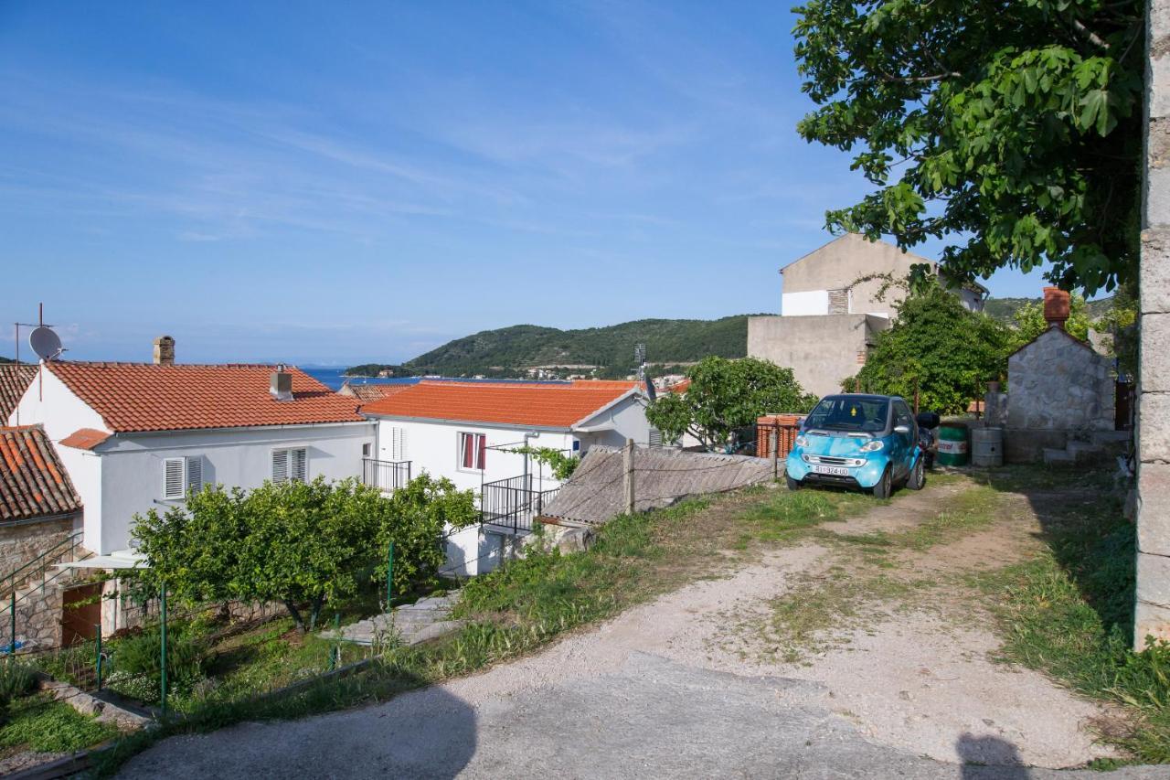 Strma Apartments Vis Exteriér fotografie